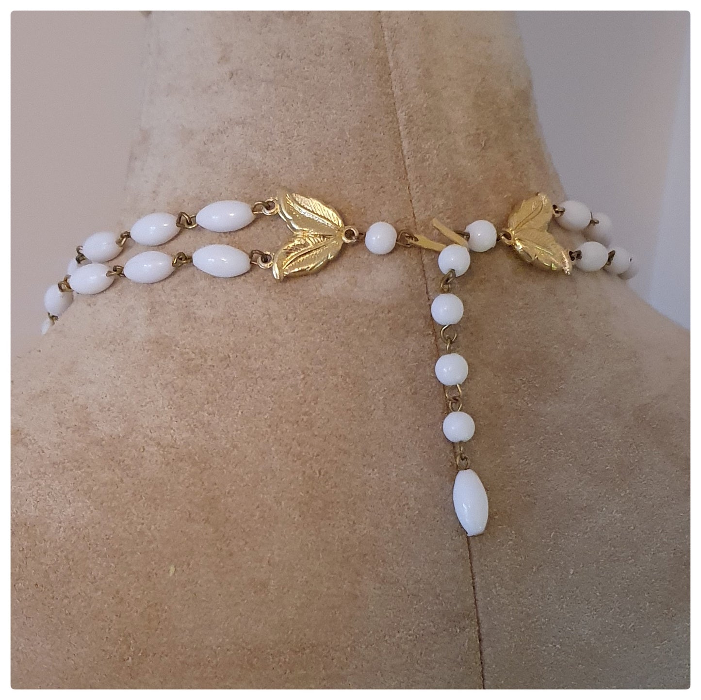 1960s WHITE TEARDROP DOUBLE STRAND NECKLACE