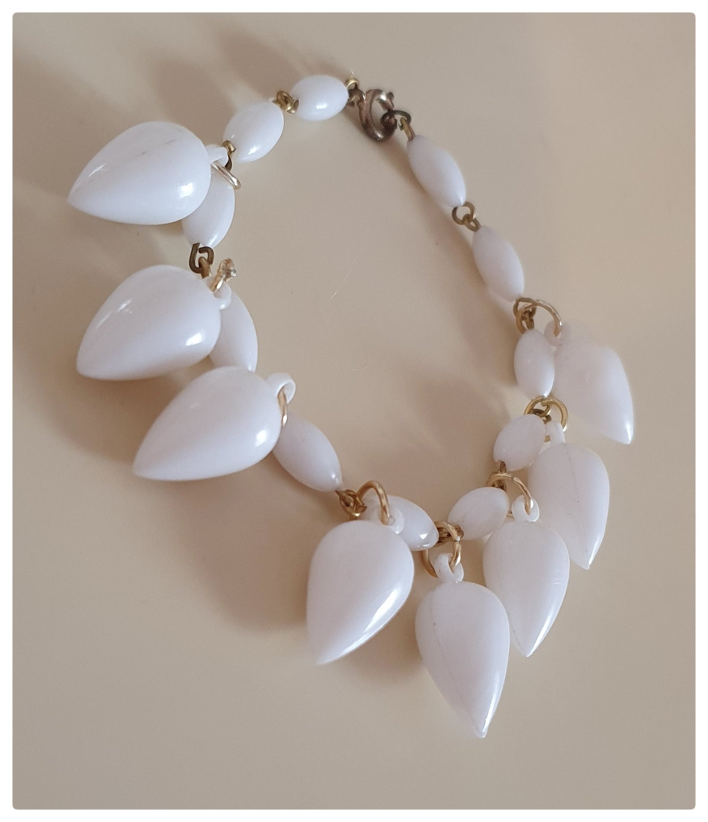 1960s DEADSTOCK TEARDROP BRACELET- WHITE