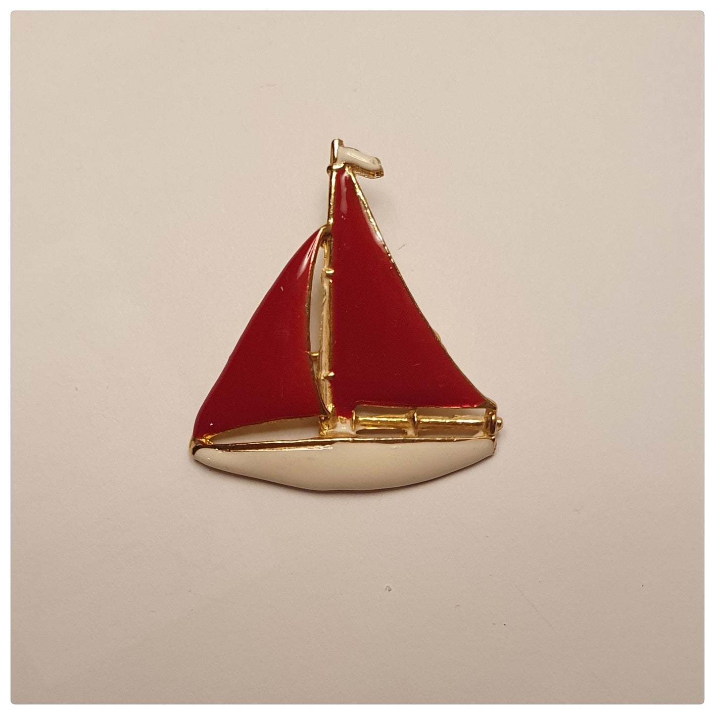 1980s ENAMEL SAILING BOAT YACHT WITH RED SAILS