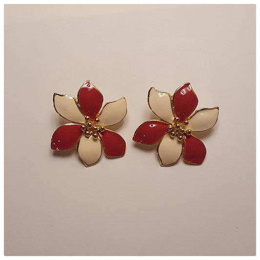 1980s RED AND WHITE ENAMEL FLOWER EARRINGS