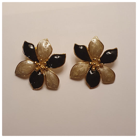 1980s BLACK AND GOLD ENAMEL FLOWER EARRINGS