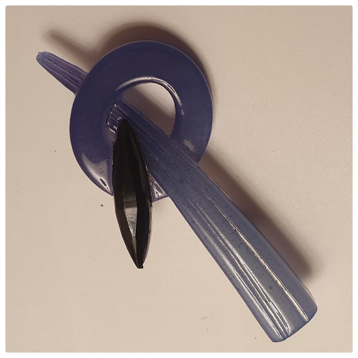 1980s PLASTIC ART DECO STYLE BROOCH