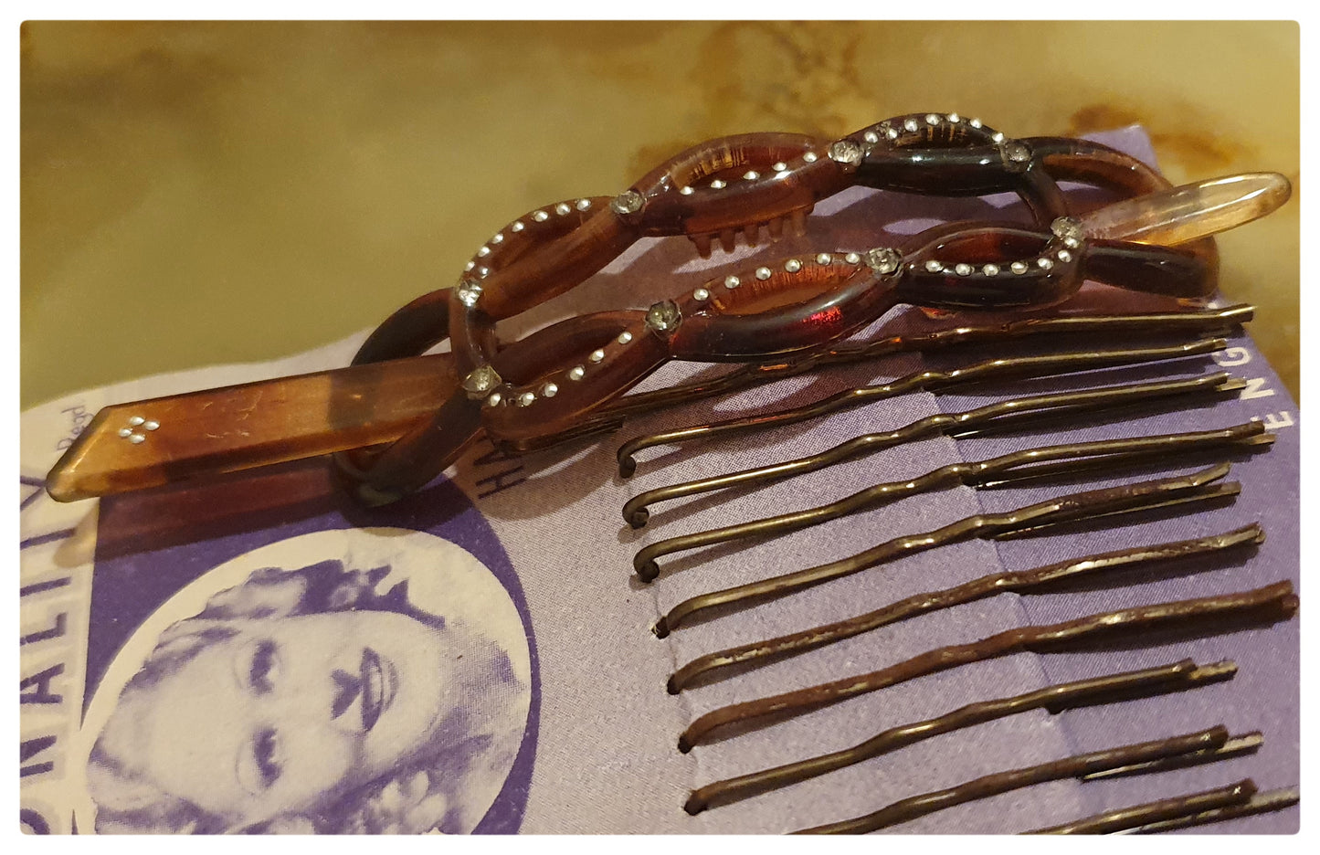 1940s FAUX TORTOISE SHELL HAIR BARRETTE AND GRIPS