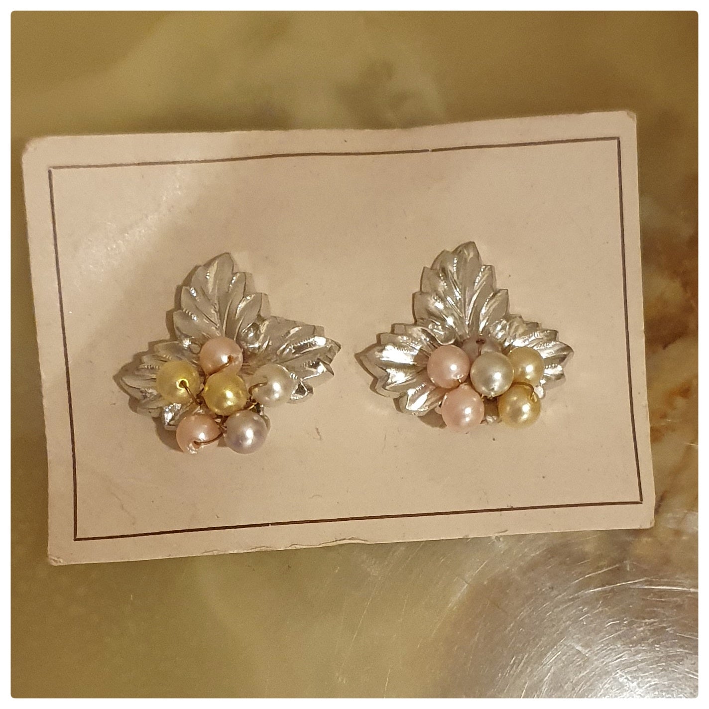 1960s LEAF AND BEAD EARRINGS
