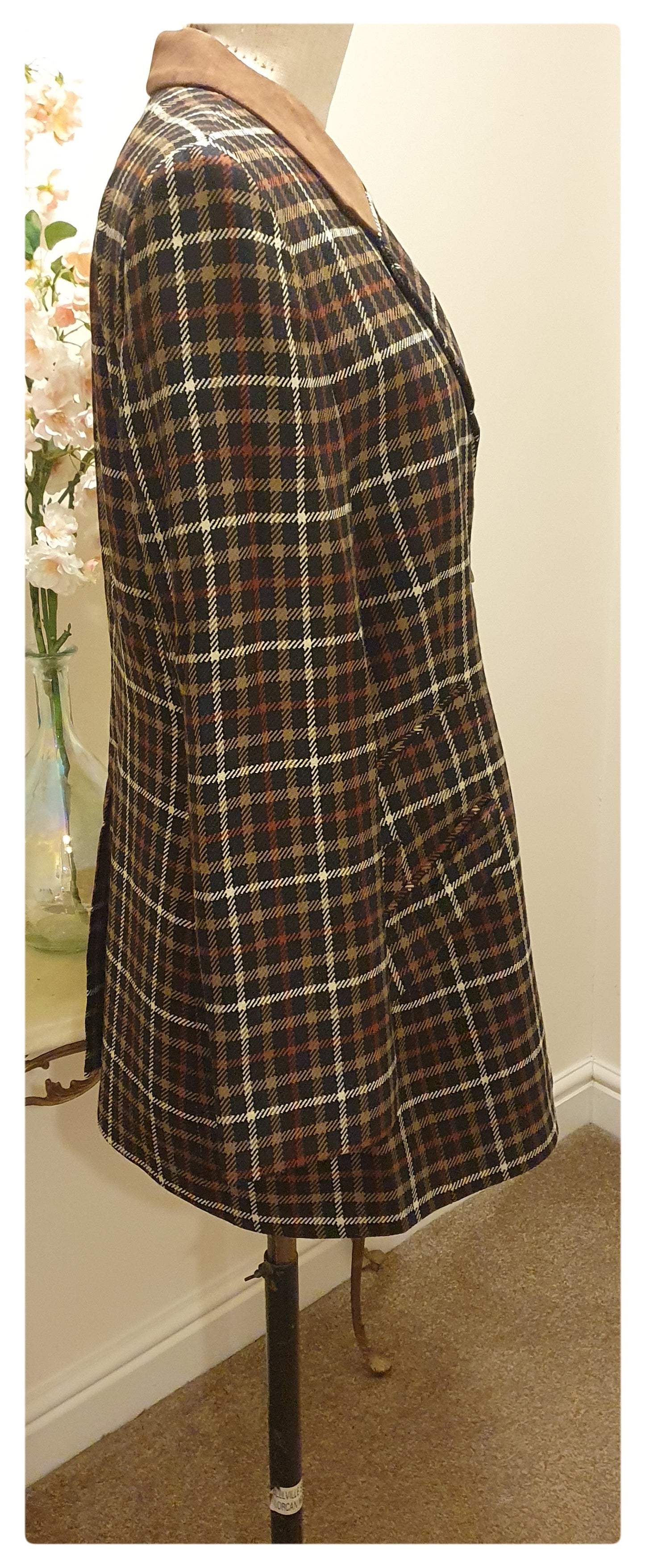 1980s DAKS CHECKED TWEED JACKET WITH SUEDE COLLAR UK 12