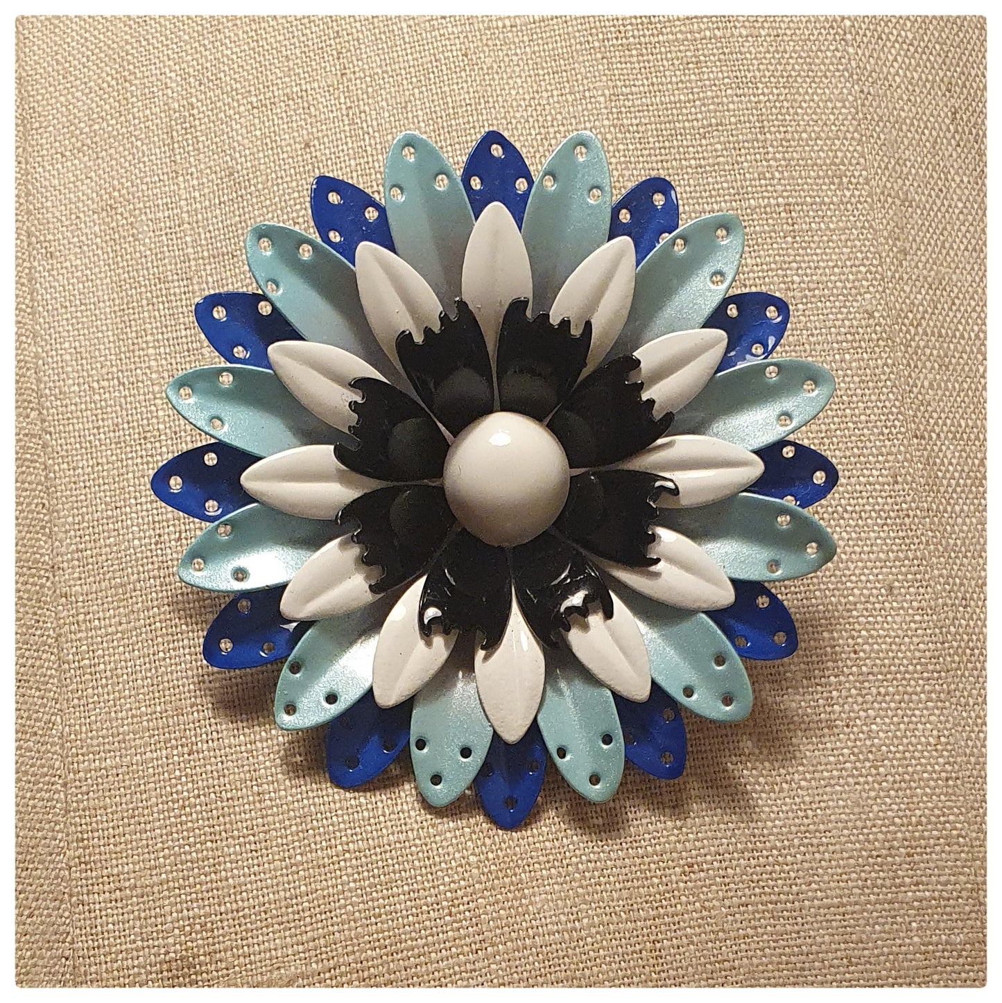 1960s BLUE ENAMEL FLOWER BROOCH