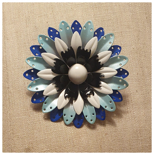 1960s BLUE ENAMEL FLOWER BROOCH
