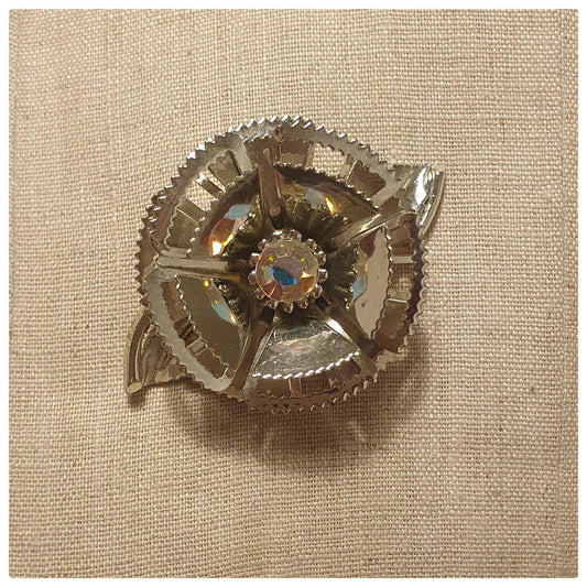 1960s SILVERTONE METAL FLOWER BROOCH
