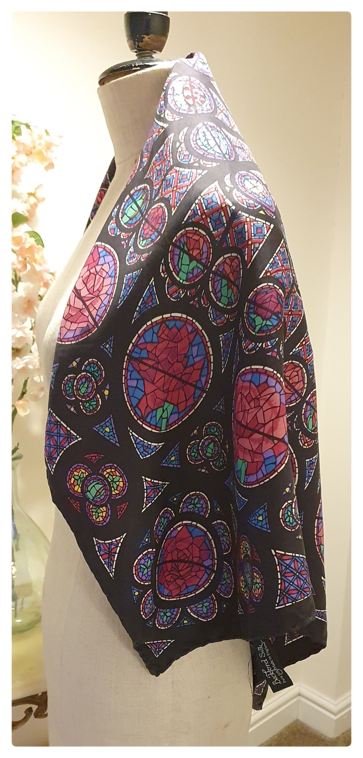 1980s BECKFORD SILK STAINED GLASS DESIGN SCARF