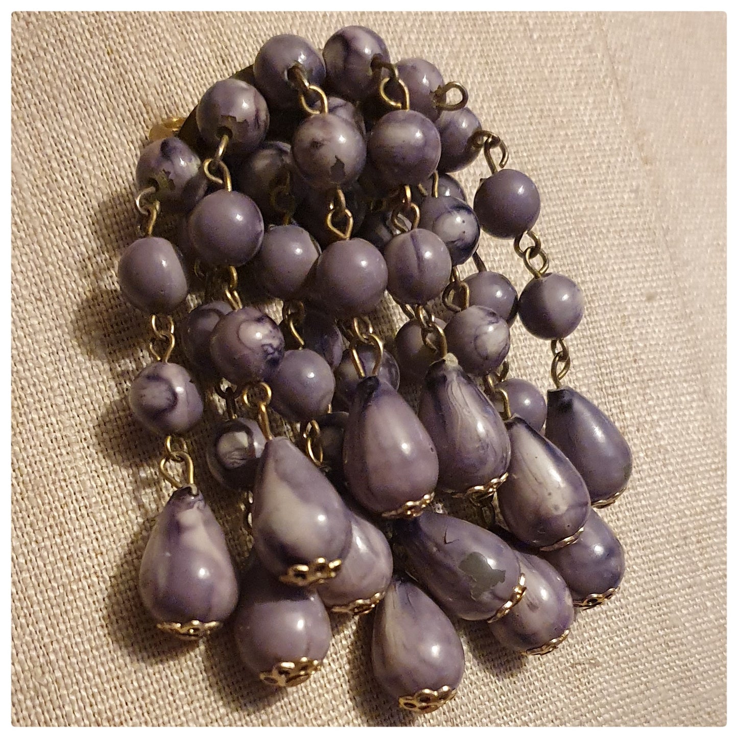 1960s GREY MARBLED WATERFALL BROOCH