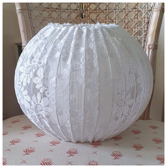 1970s 1980s WHITE LACE ROUND LIGHT SHADE