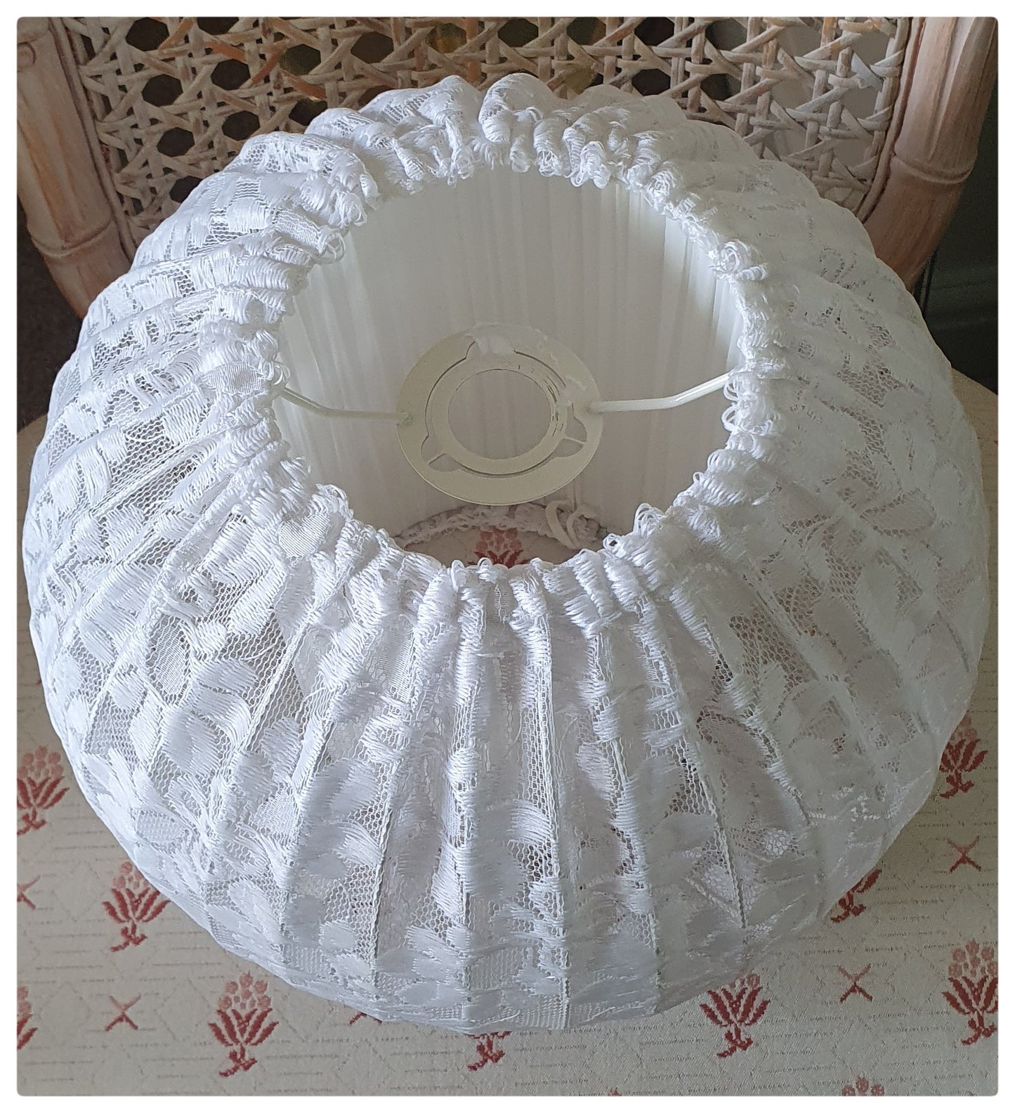 1970s 1980s WHITE LACE ROUND LIGHT SHADE