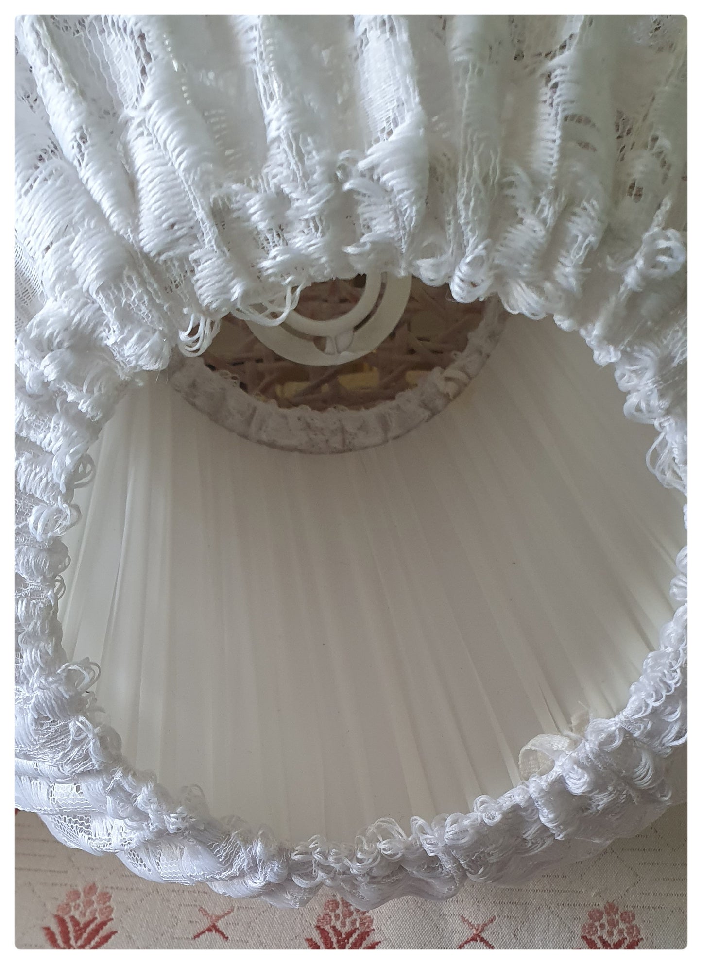 1970s 1980s WHITE LACE ROUND LIGHT SHADE