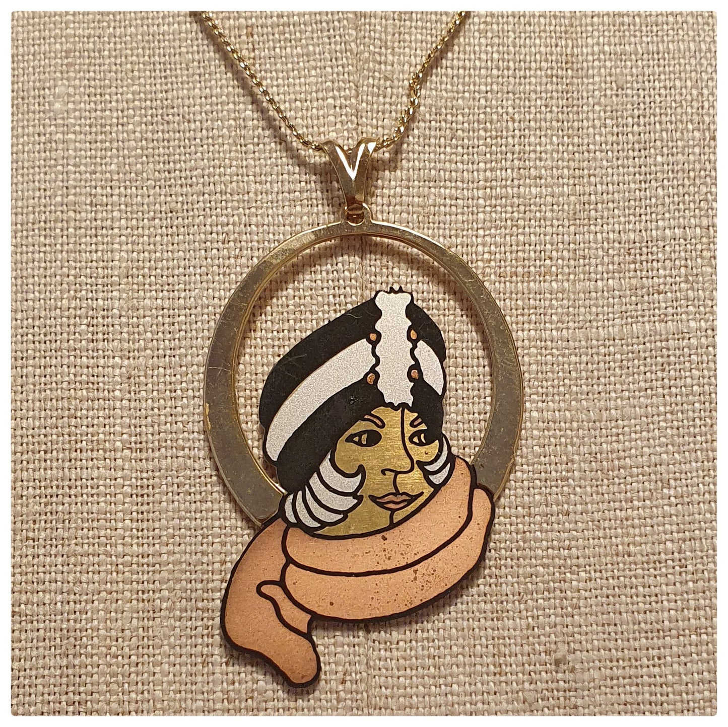 1970s CUT OUT LADY NECKLACE