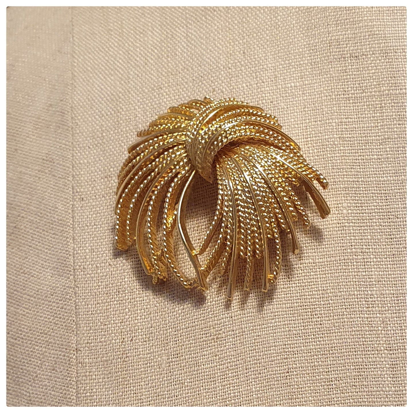 1967 MONET BROOCH