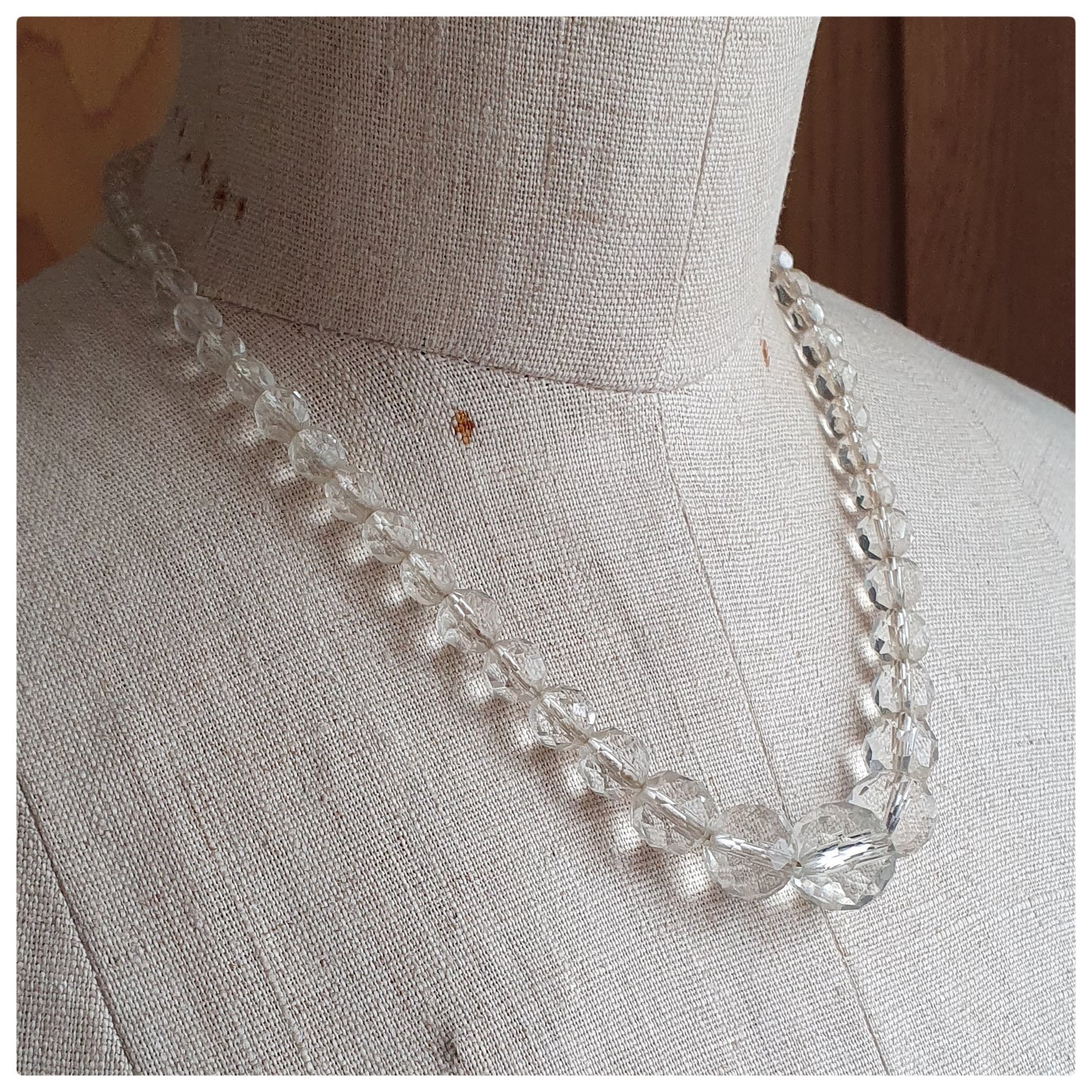 1950s ROUND FACETED GLASS BEAD NECKLACE