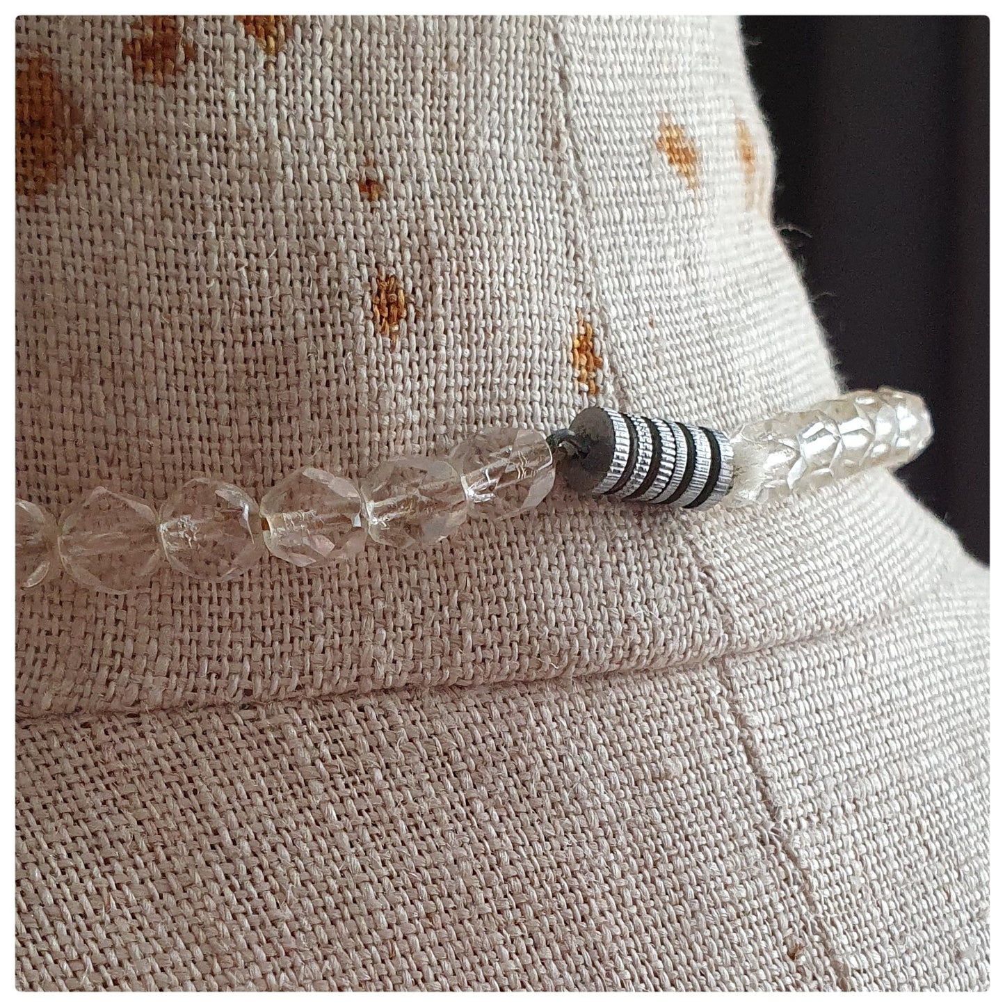 1950s ROUND FACETED GLASS BEAD NECKLACE