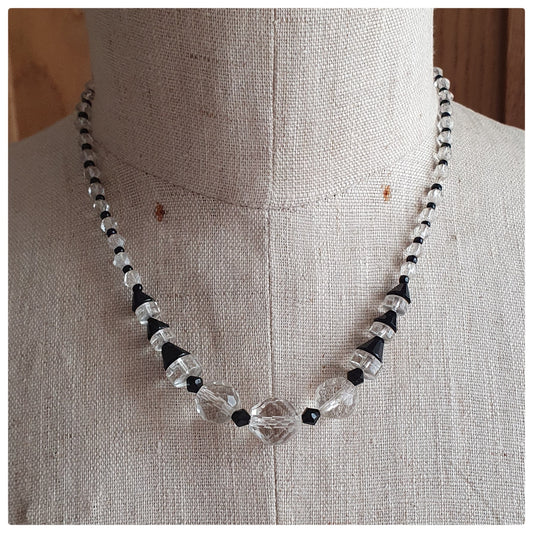 1930s ART DECO BLACK AND CLEAR BEAD NECKLACE