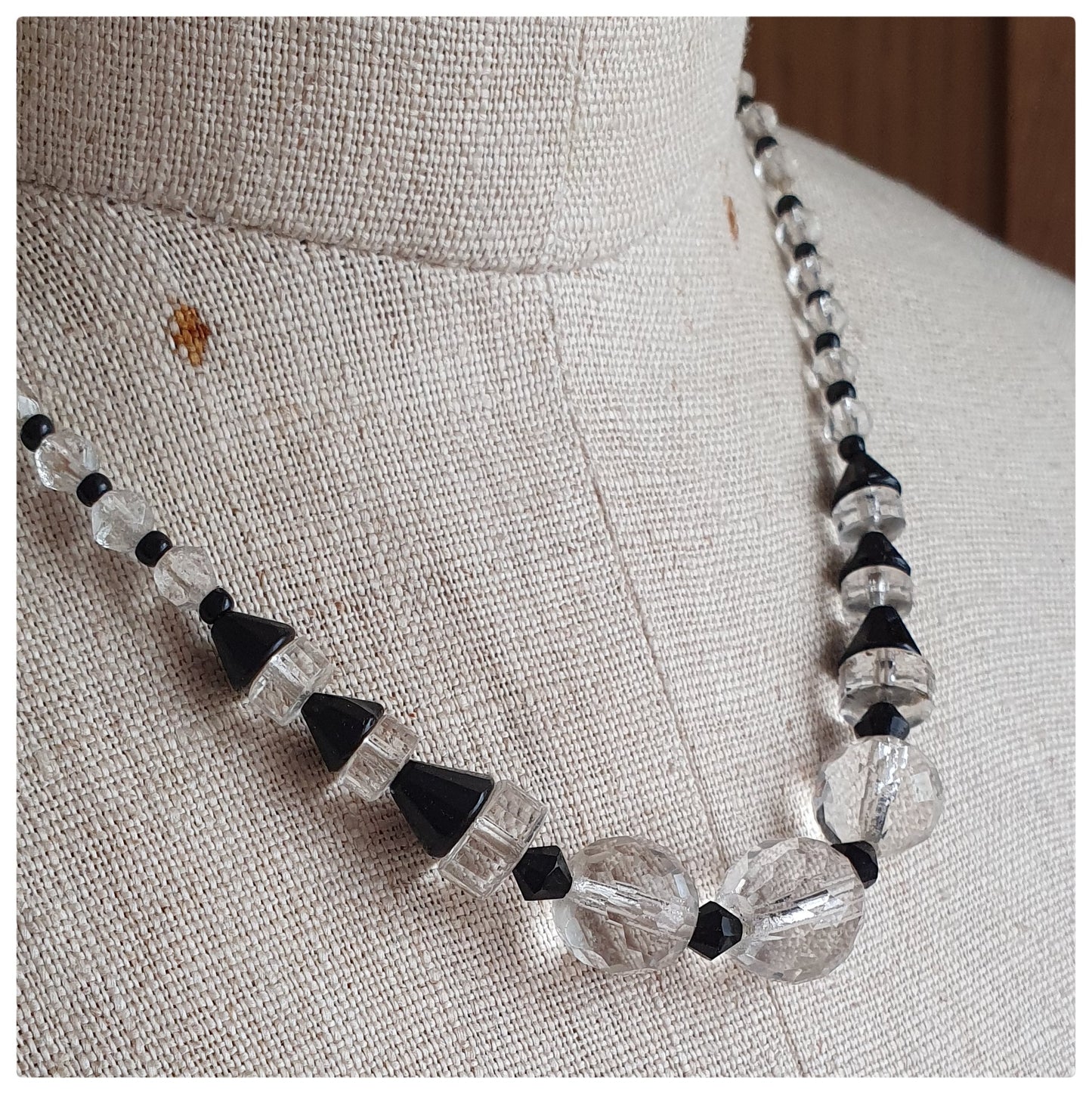 1930s ART DECO BLACK AND CLEAR BEAD NECKLACE