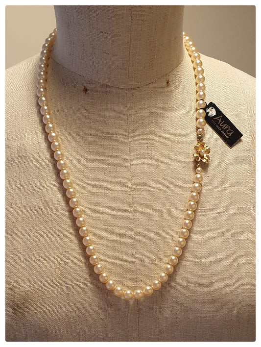 1980s 22ct. GLASS FAUX PEARL NECKLACE UNWORN