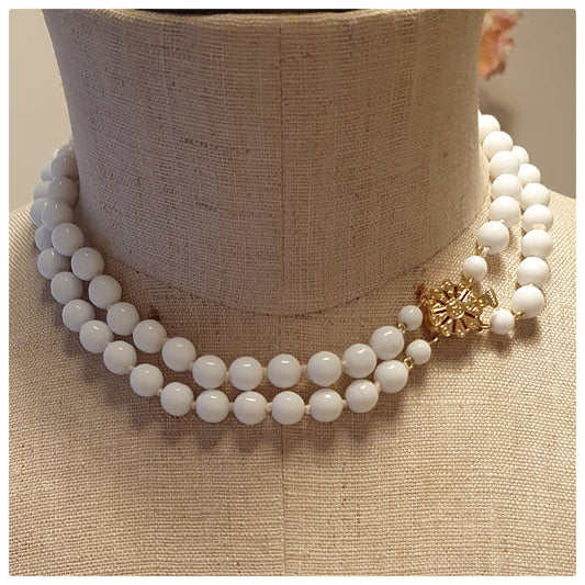 1950s MILK GLASS DOUBLE STRAND CHOKER NECKLACE